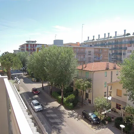 アパート Warm Near The - Beahost ビビオーネ