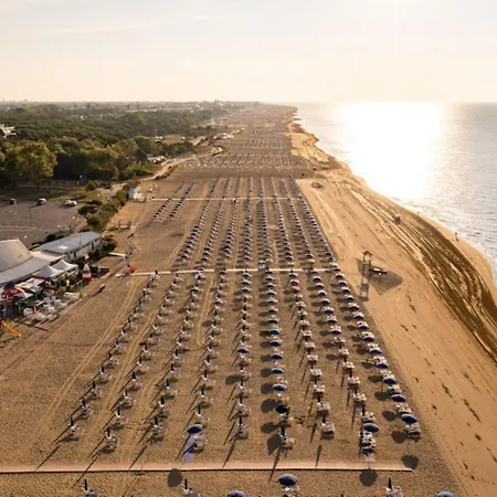 Warm Near The - Beahost *